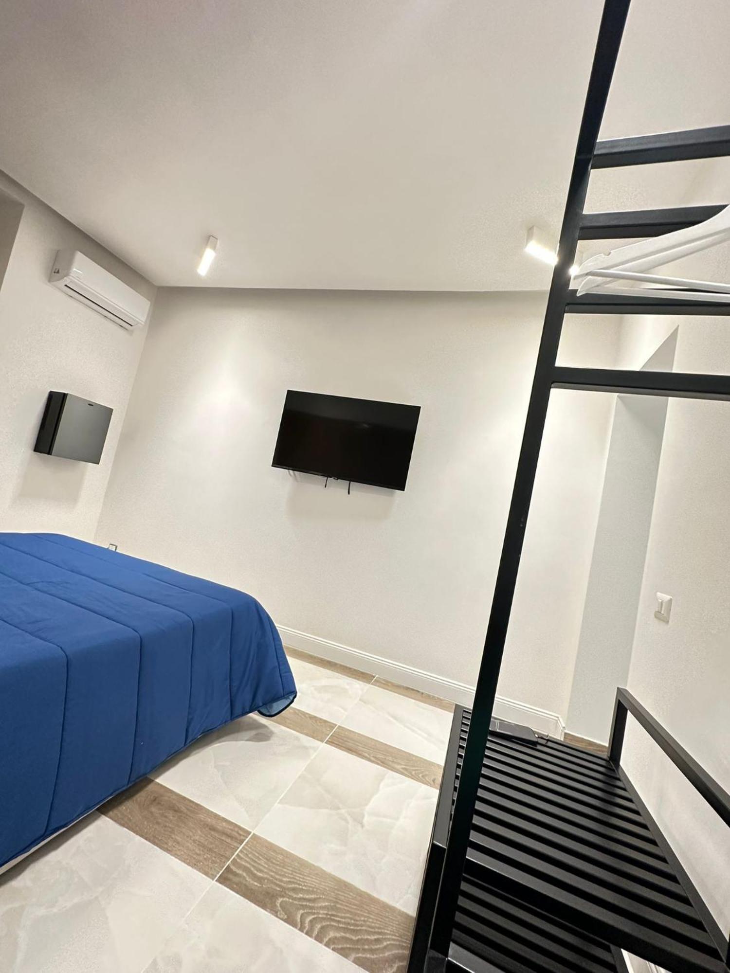 Le Camere Di Giusy Nazionale 24 Naples Exterior photo
